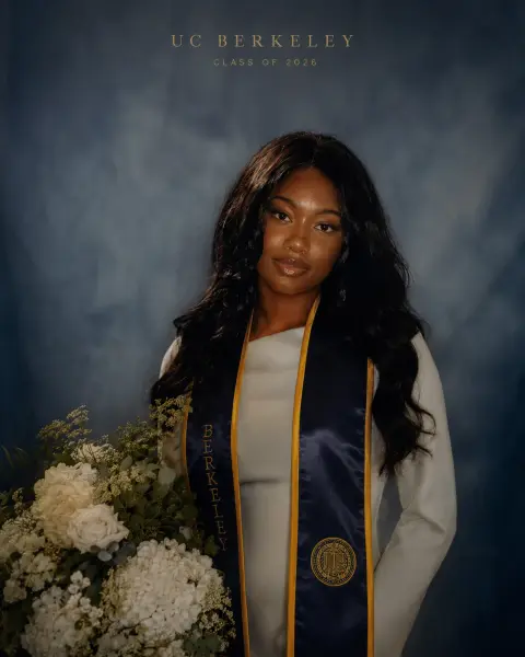 Classy Graduation Photoshoot for Any School/Uni