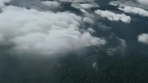 Continuous ultra-wide aerial