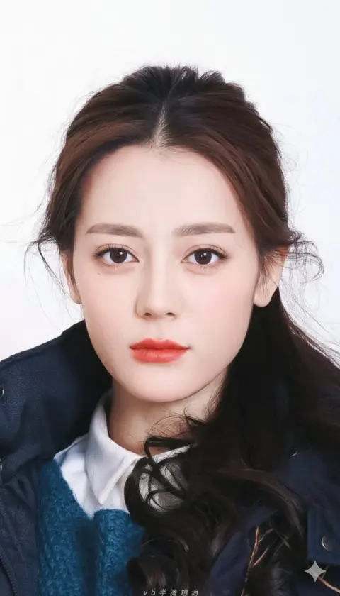 Dilireba’s luxury magazine cover-level close-up