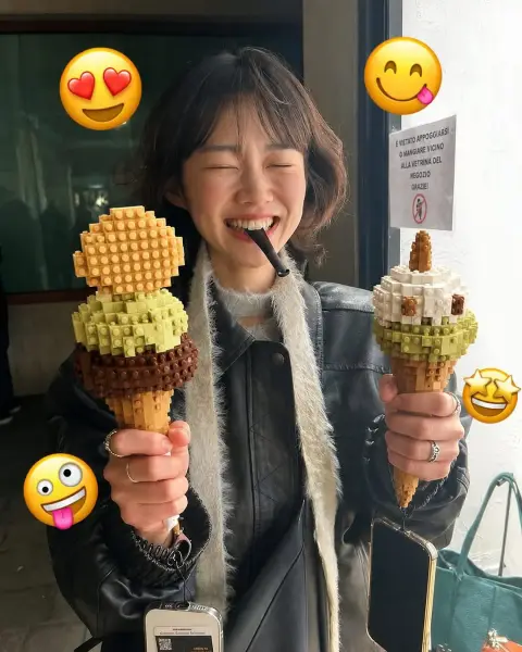 Eat with LEGO on...😄