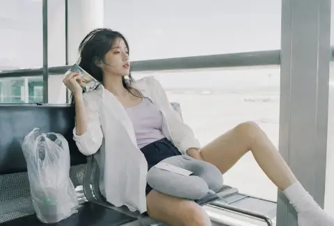 Japanese film sense portrait of Korean female idol at Incheon Airport