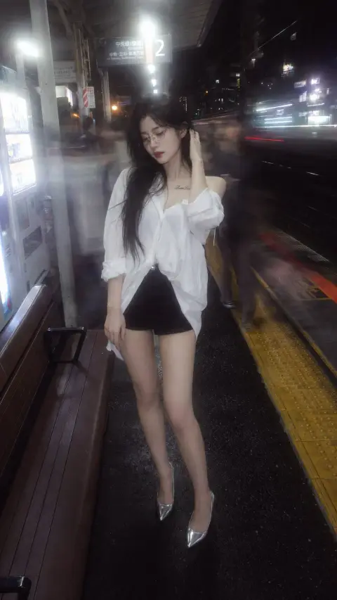 Japanese Idol Style Late Night Station Portrait Photography