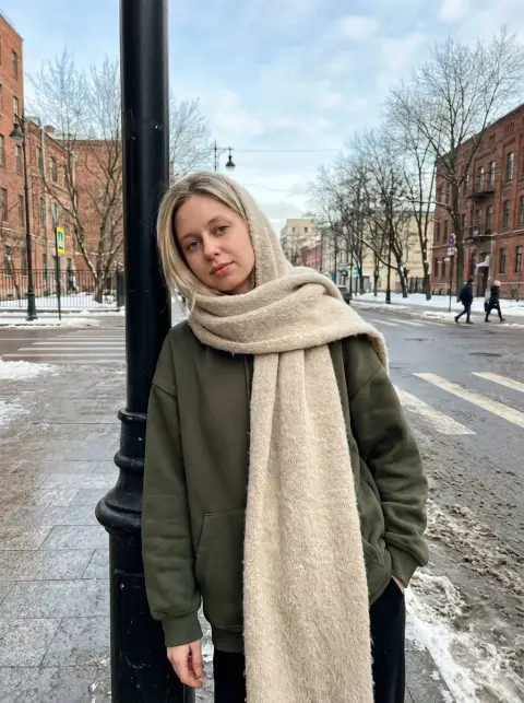 Lazy casual shots on the cool-toned streets after snow