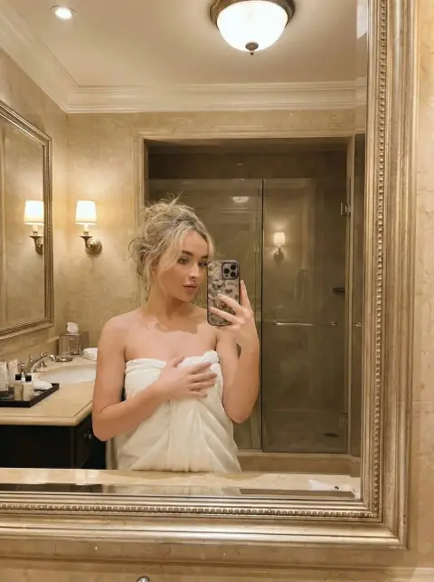 Lazy in front of the mirror: Sabrina’s private bath time