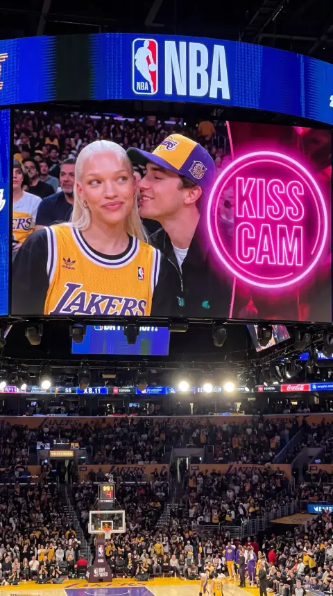 NBA Kiss cam anyone 👀