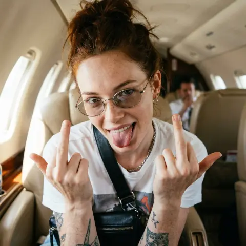 Paparazzi style private cabin rebellious girl