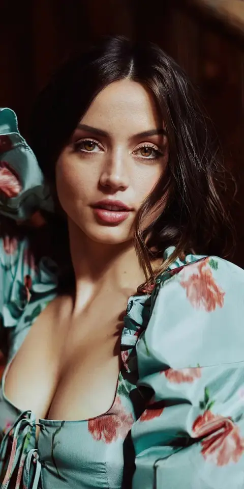 Stunning double stars: Sydney and Ana’s ultimate fashion light and shadow