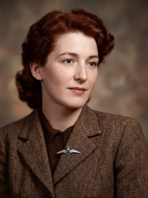 Time comes back again: high-definition restoration of SLR-level old photos