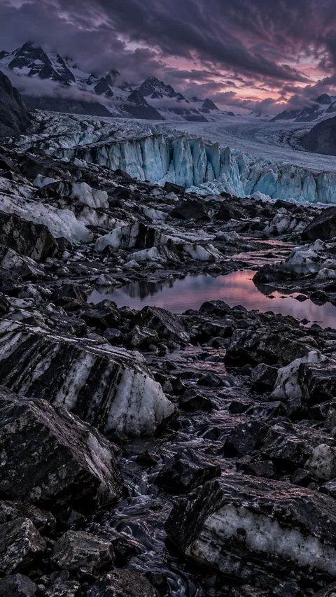 Stones the Glacier Abandoned